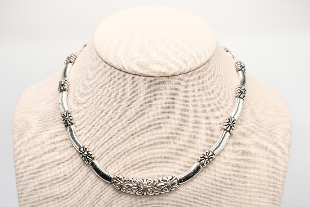 Vintage Silver Tone Floral Link Choker Necklace 16" Fold Over Clasp